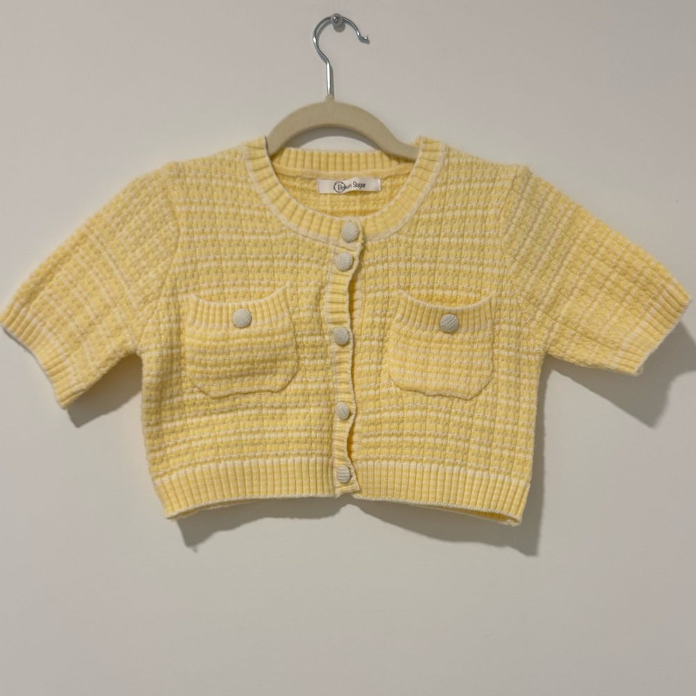 Cute yellow skirt set